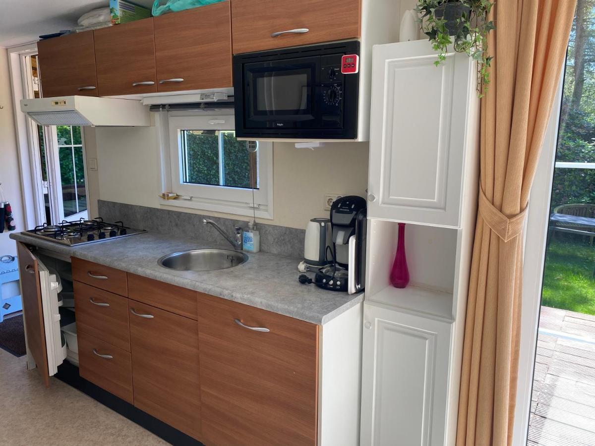 Ruim Privacyvol Chalet Met Overdekt Terras إرميلو المظهر الخارجي الصورة