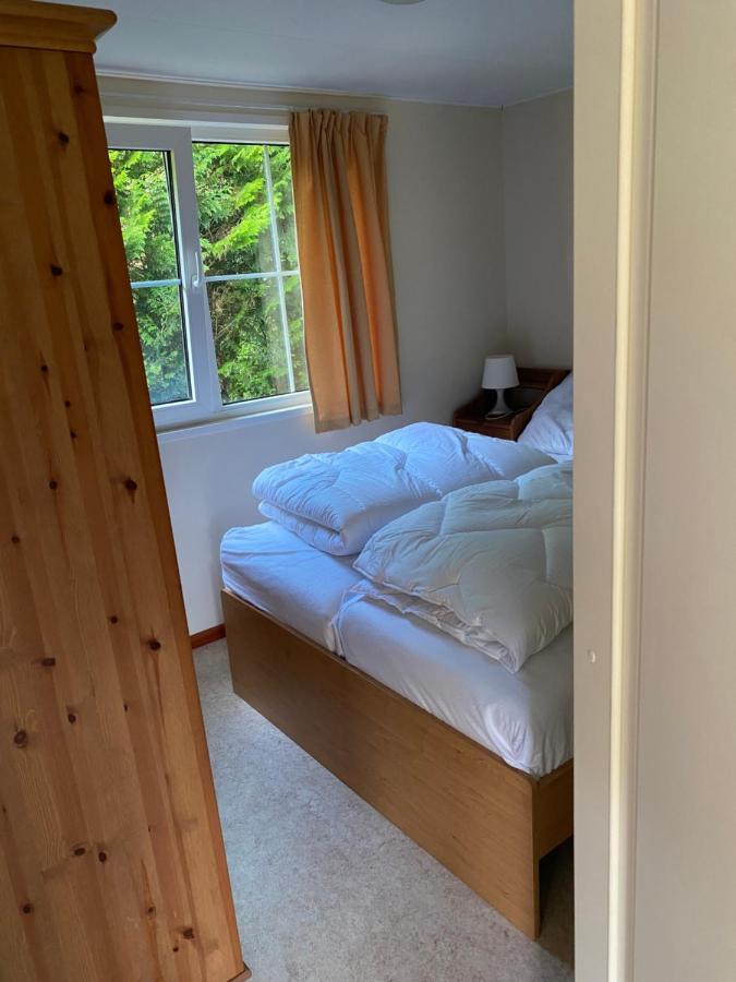 Ruim Privacyvol Chalet Met Overdekt Terras إرميلو المظهر الخارجي الصورة